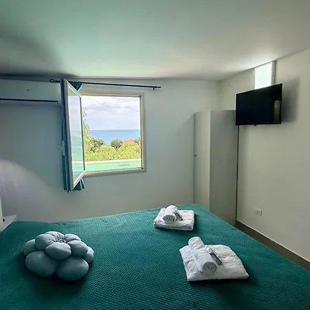 Aparthotel Deep Sea 4*